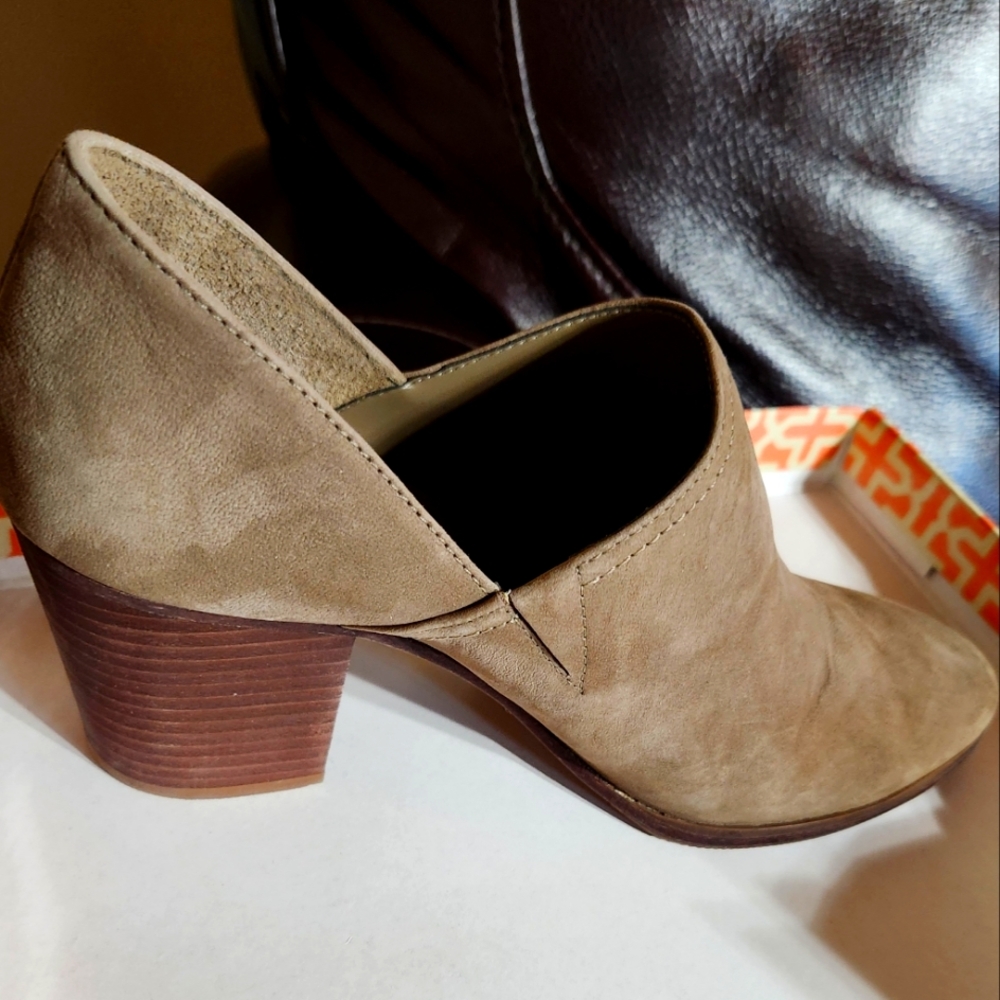 Boots Size 9 1/2 Gianni Bini